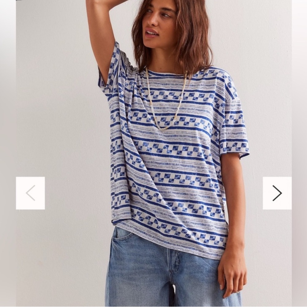 XL Free People We The Free Nina Boheme
Printed Tee blue pattern